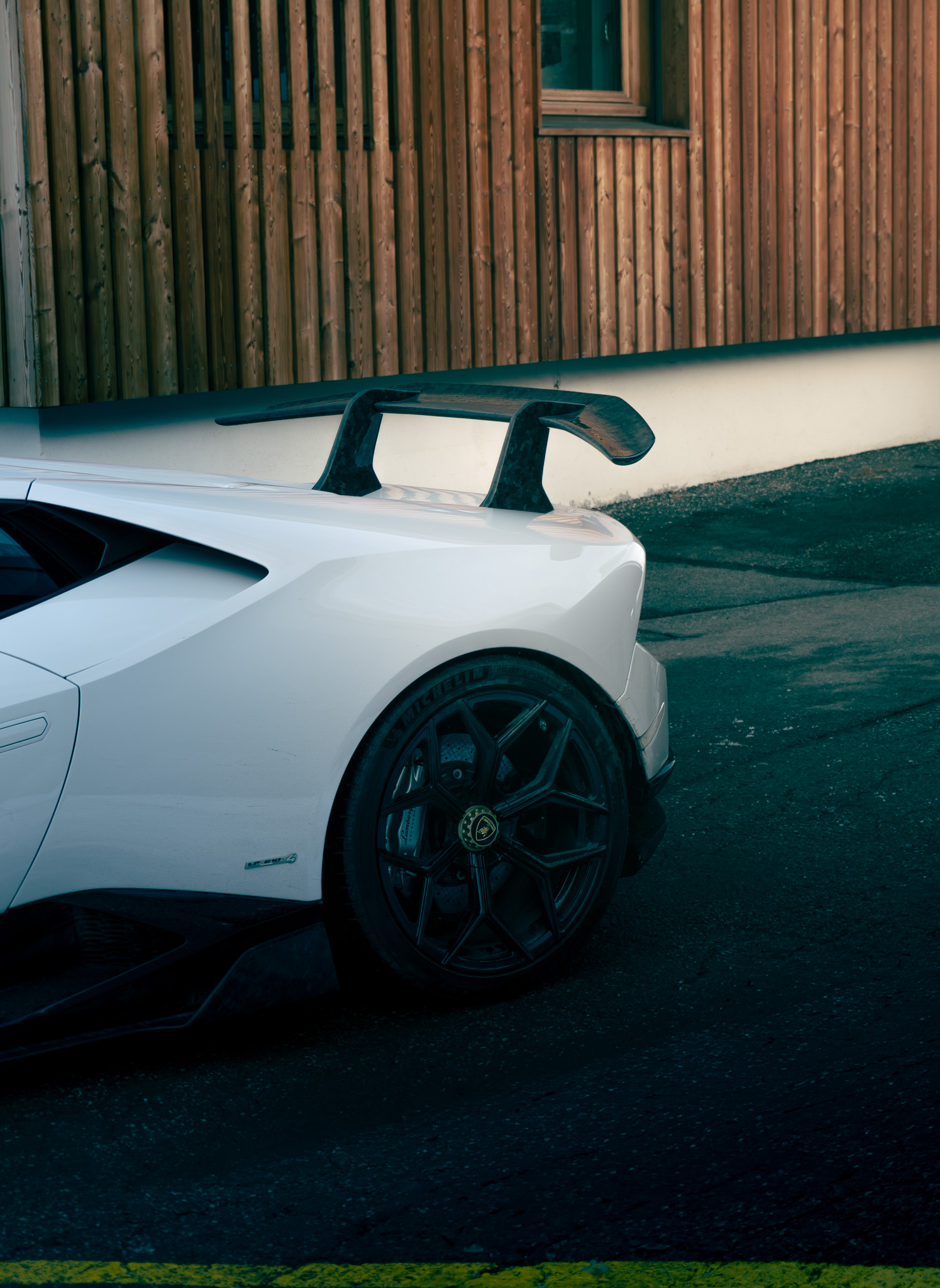LAMBORGHINI